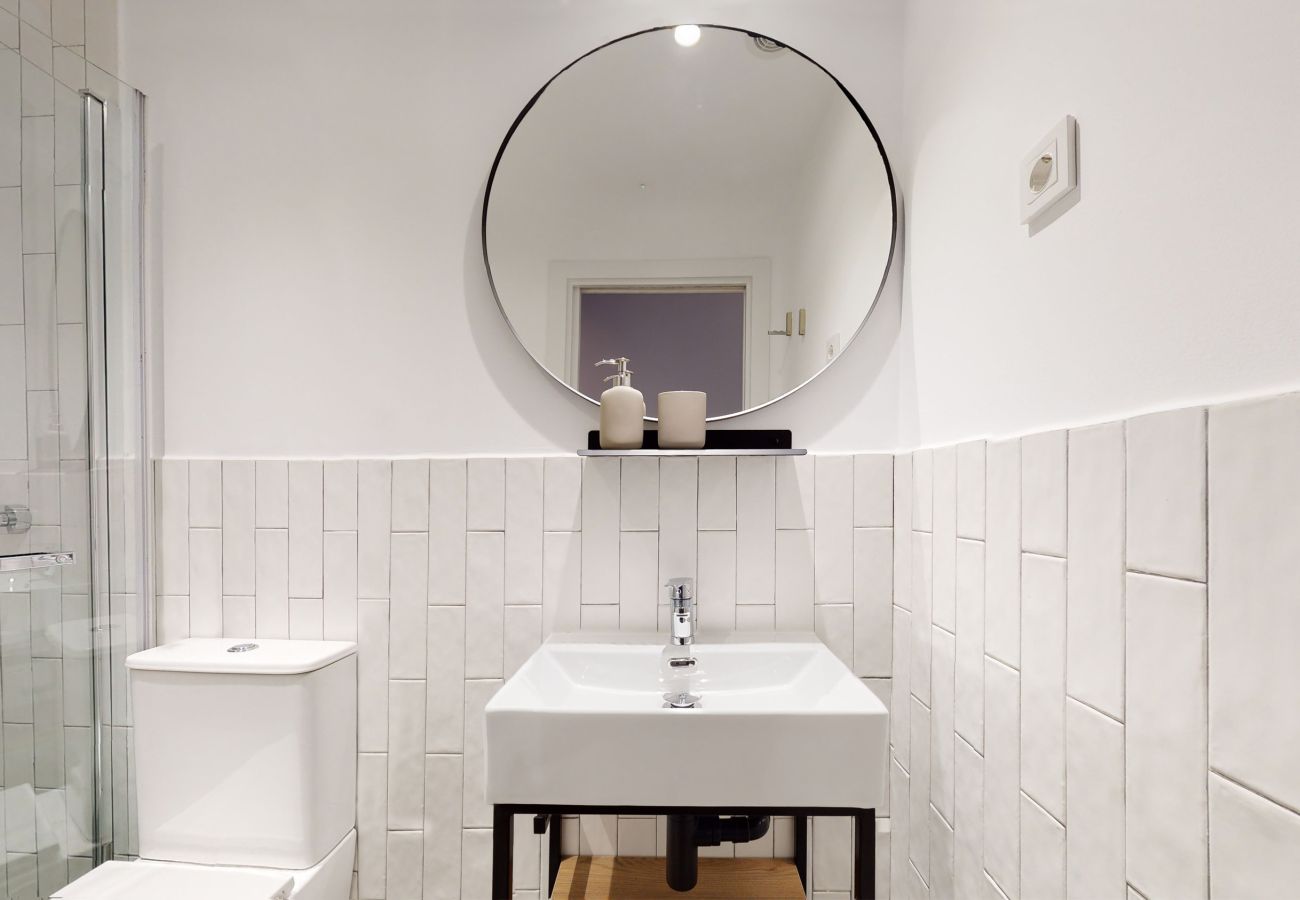 Alquiler por habitaciones en Madrid - Ola Living Hostal Tetuan 1