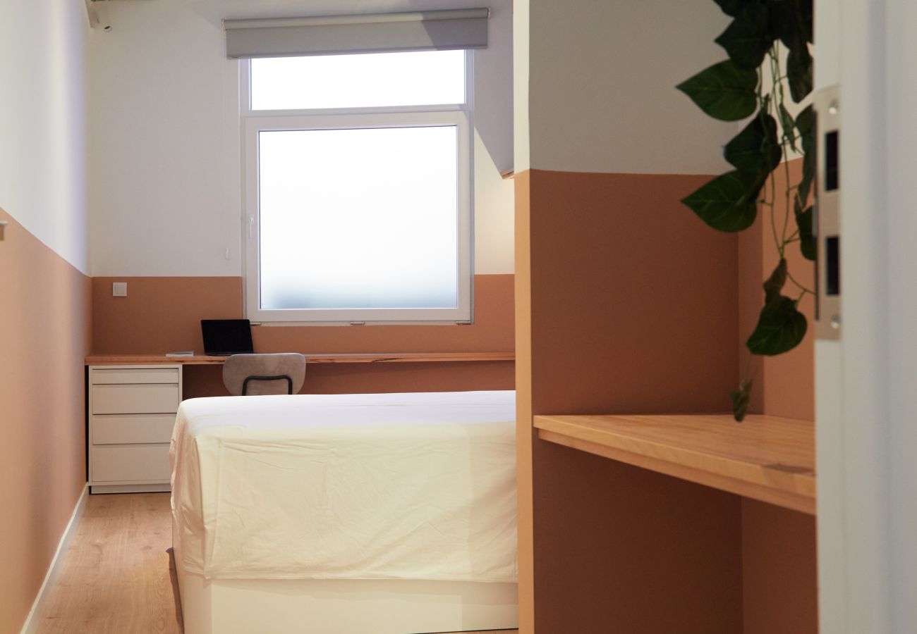 Alquiler por habitaciones en Madrid - Ola Living Hostal Tetuan 6