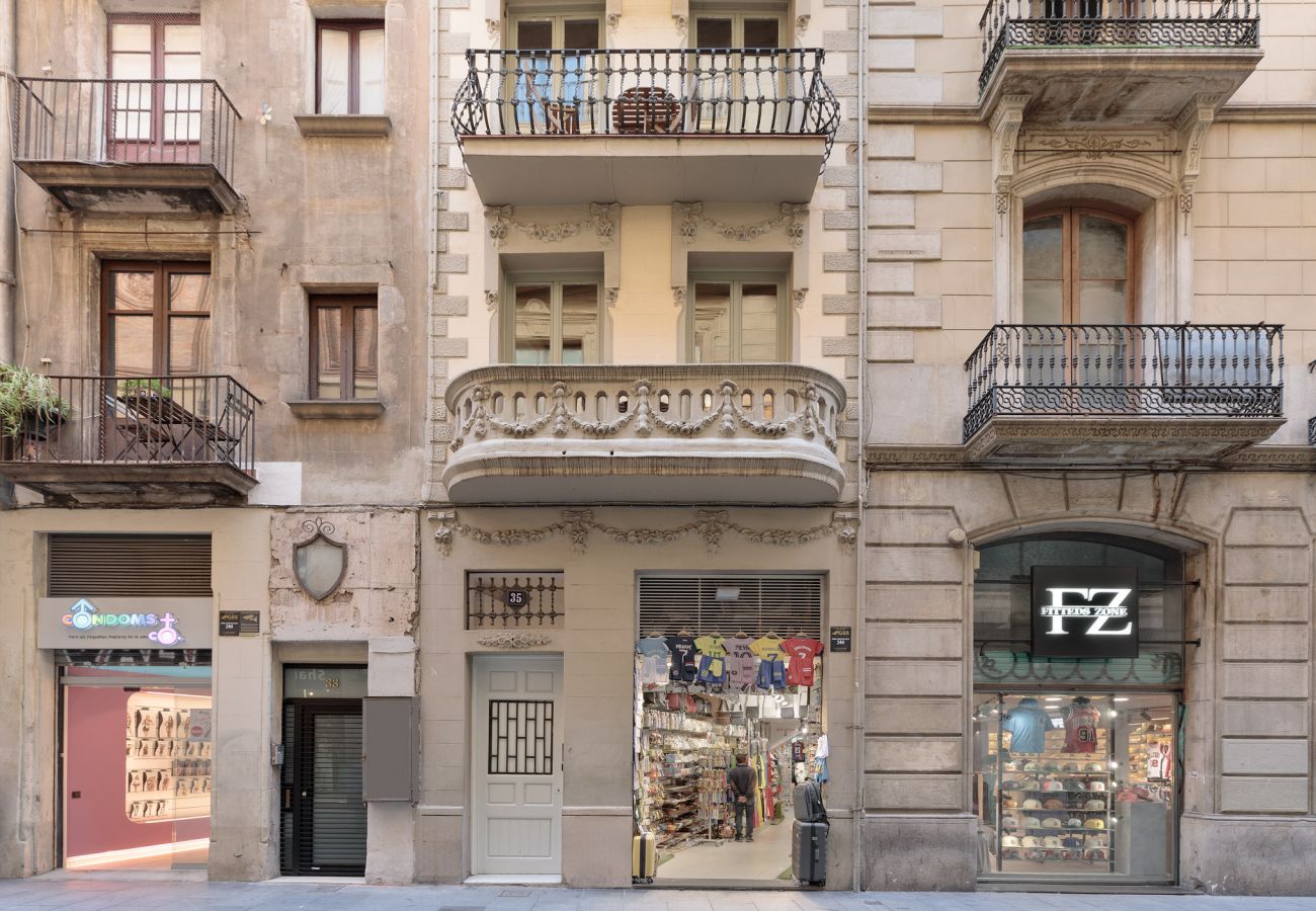 Ferienwohnung in Barcelona - OLA LIVING SANTA ANNA ATTIC