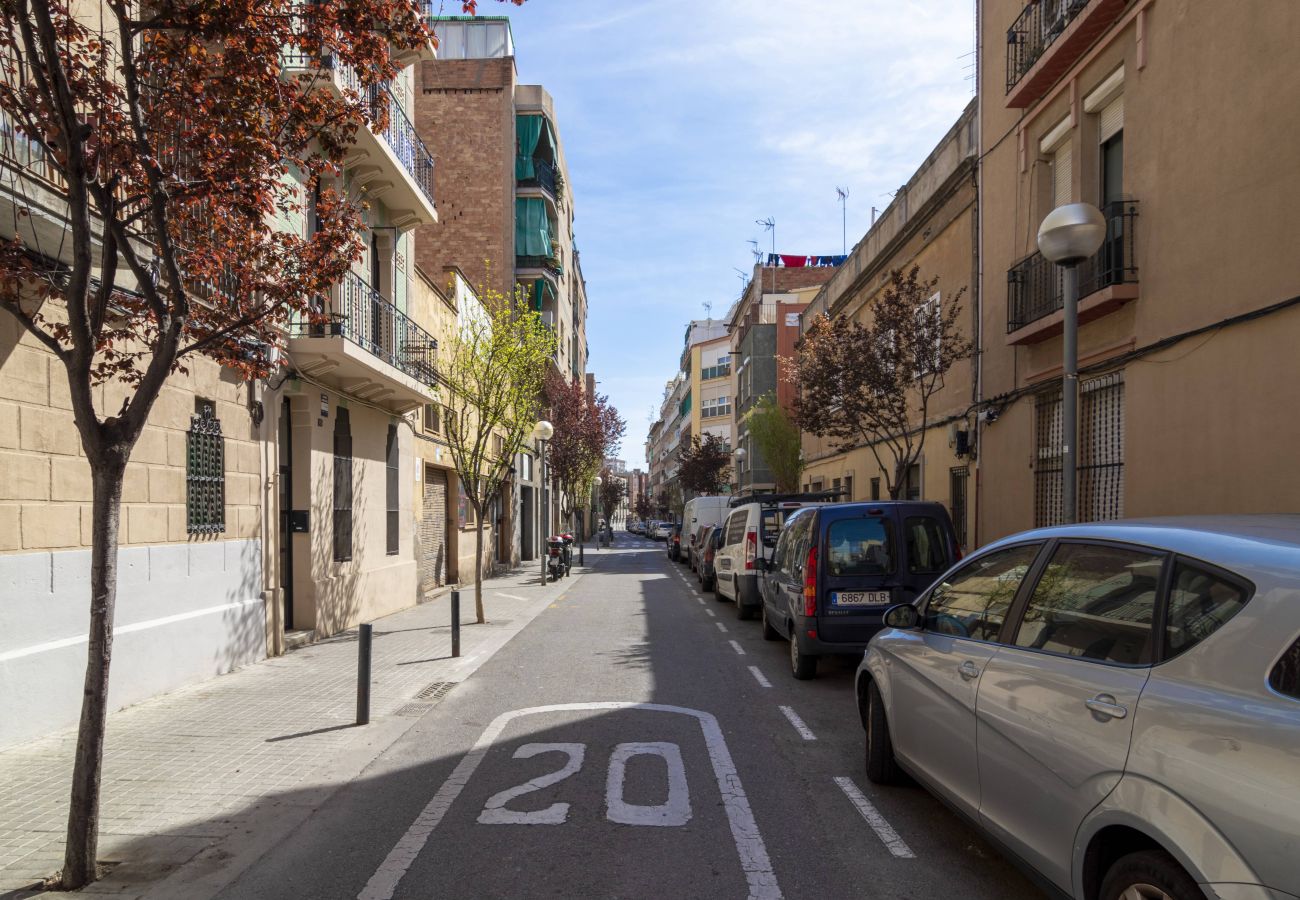 Ferienwohnung in Hospitalet de Llobregat - OLA LIVING CALID 3