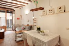 Apartment in Barcelona - OLA LIVING MOLES