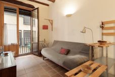 Apartment in Barcelona - OLA LIVING MOLES