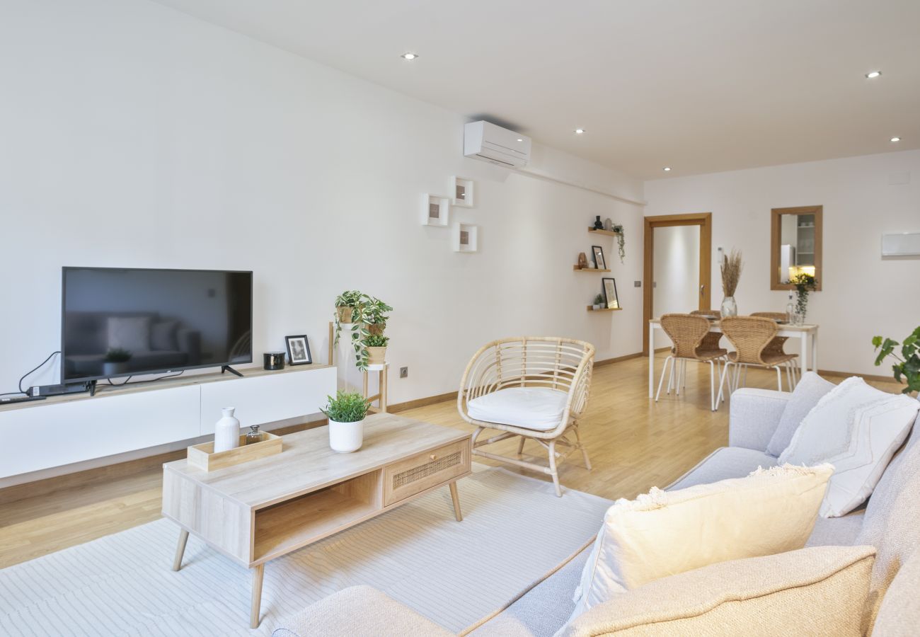 Apartment in Barcelona - OLA LIVING CONSELL DE CENT 7