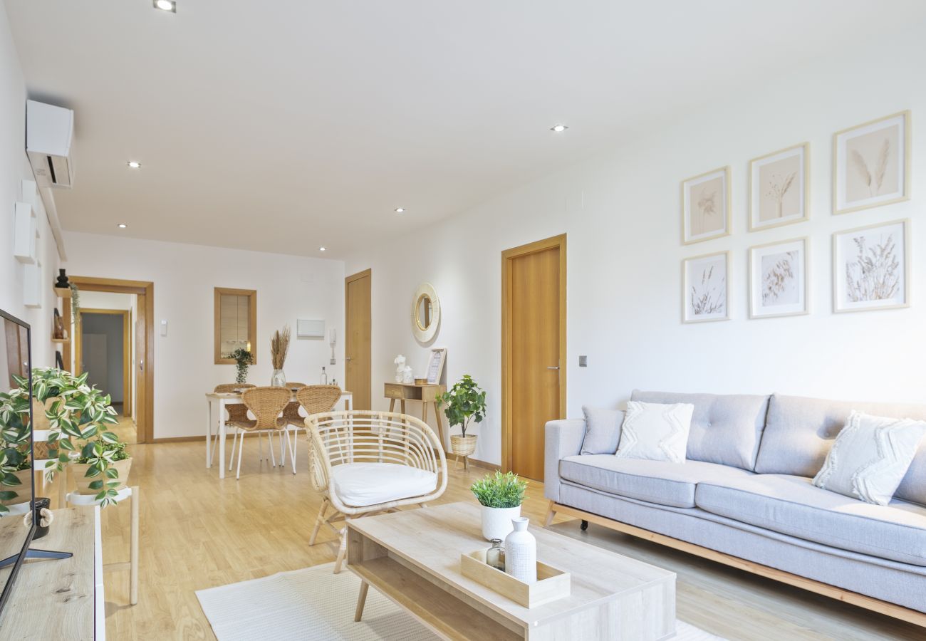 Apartment in Barcelona - OLA LIVING CONSELL DE CENT 7