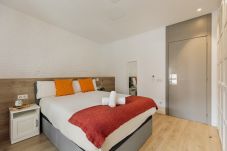 Rent by room in Barcelona - Balmes Doble Balcon