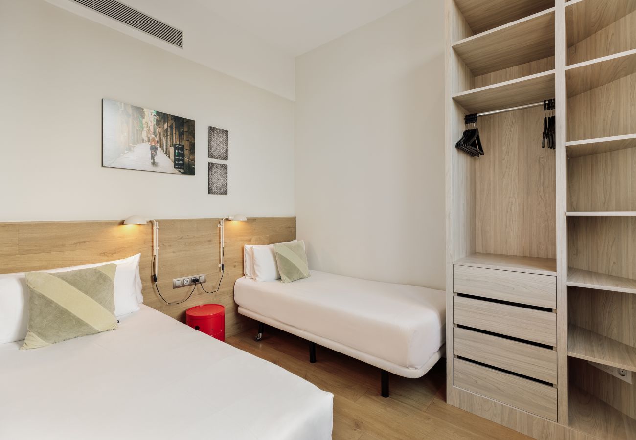 Apartamento em Barcelona - OLA LIVING BOQUERIA 1