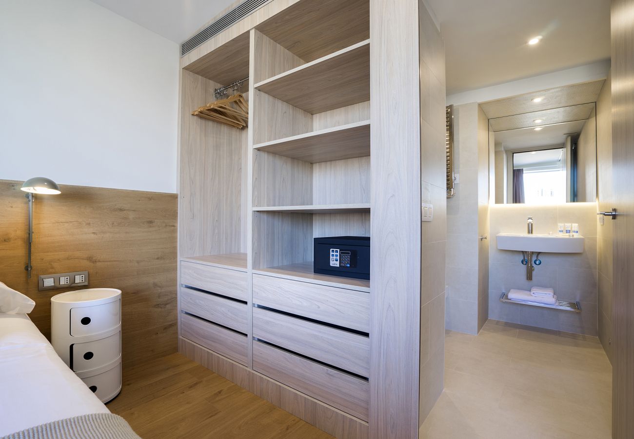 Apartamento em Barcelona - OLA LIVING BOQUERIA 7 ATIC